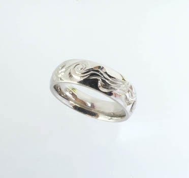 Carved_18ct_white_gold_ring_edited-1